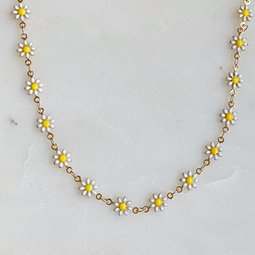 All Around Daisy Necklace – 18K Gold Plated Stainless Steel