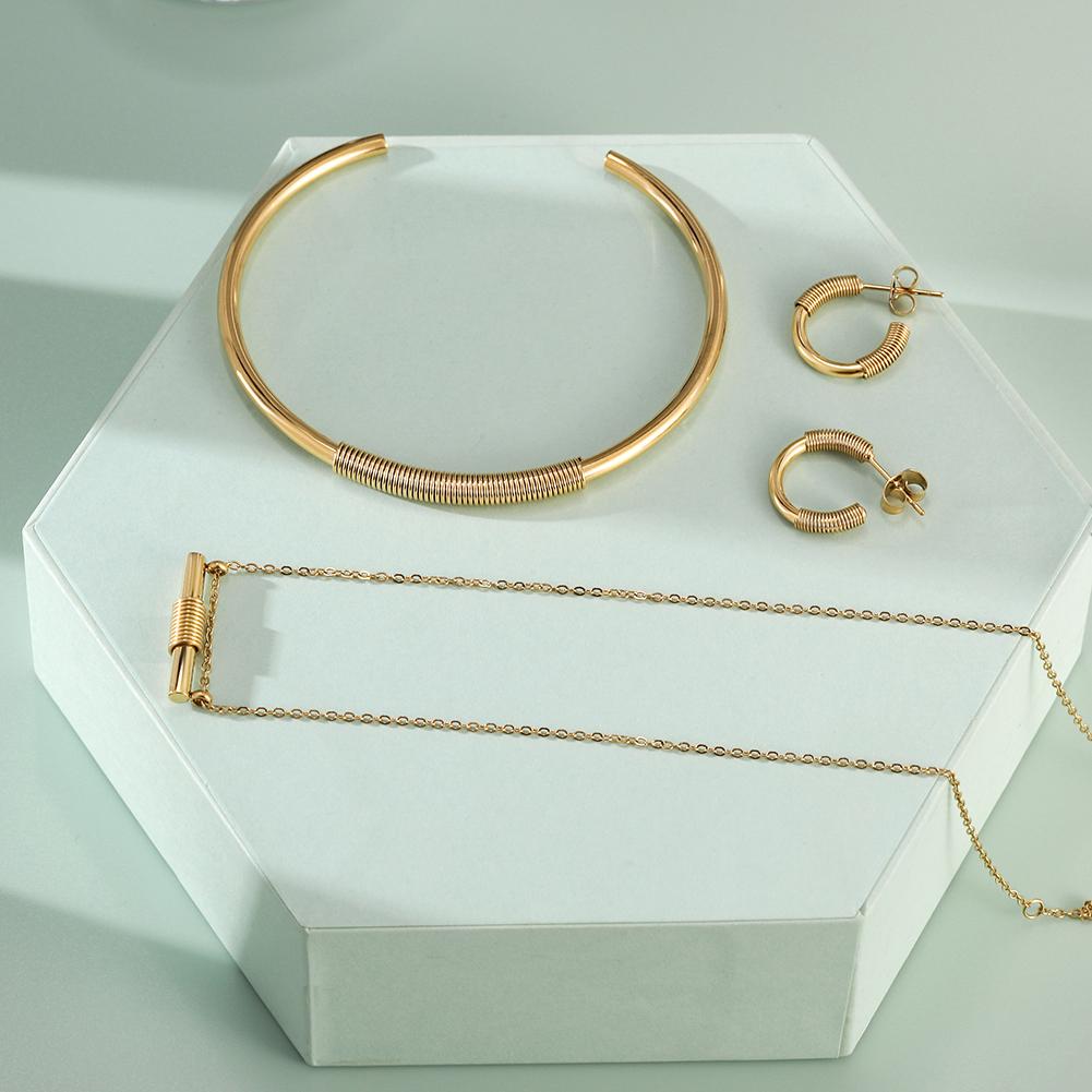 Wire Gold Jewelry Set – Necklace, Bangle & Hoops