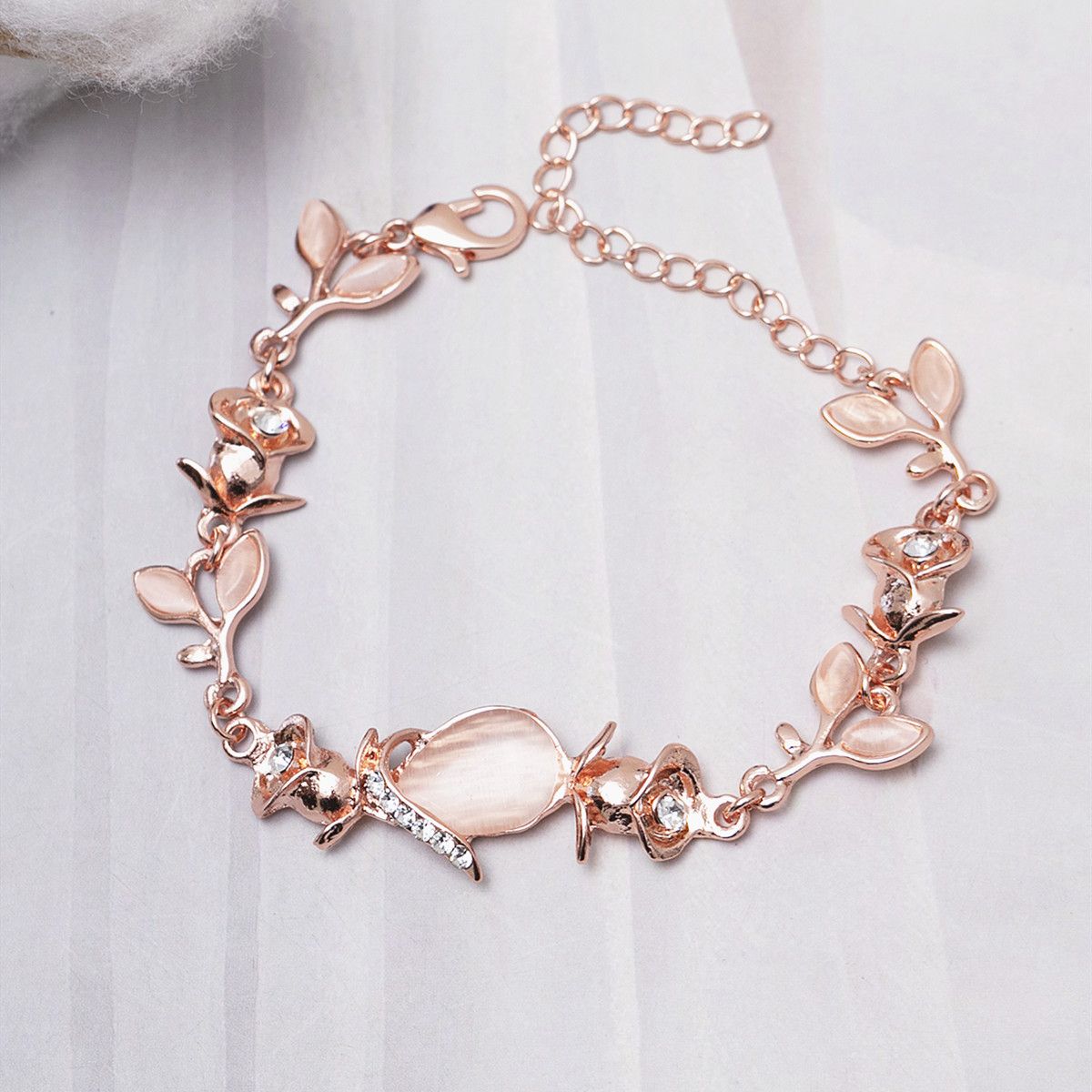 Flower & Leaf Shiny Chain Bracelet